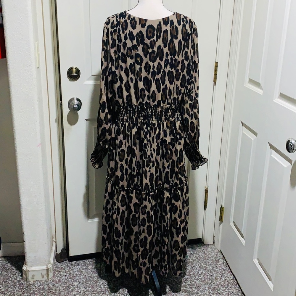 Taylor Dresses Women's LongSleeve Animal Printed Smocked Midi Dress. 14W - Picture 9 of 11